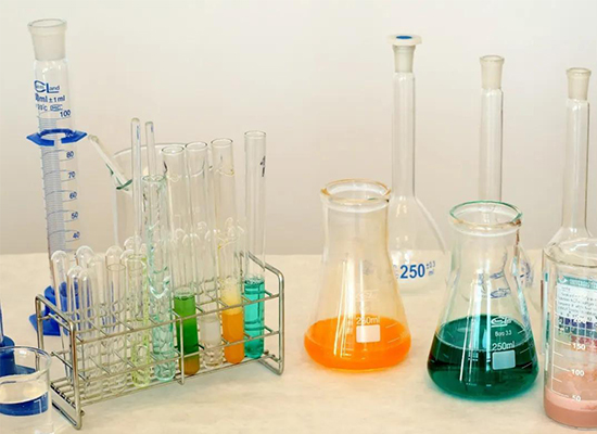 進(jìn)實(shí)驗(yàn)室的第一件事，為什么是刷瓶子？