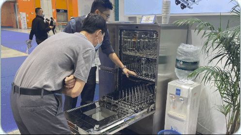 還有不了解實(shí)驗(yàn)室全自動洗瓶機(jī)結(jié)構(gòu)和操作的，看這里