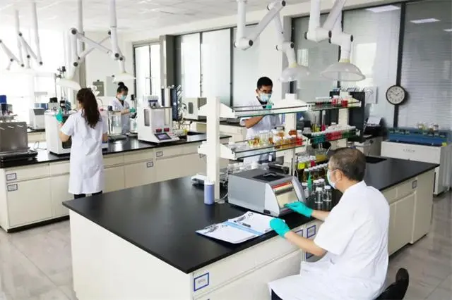 實驗室玻璃器皿清洗機：高效、安全、無憂的潔凈伙伴