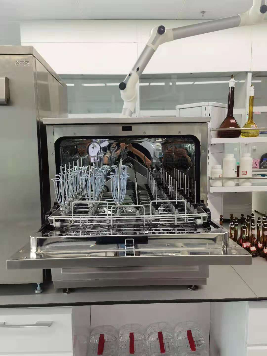 一名高校老師對(duì)洗瓶機(jī)的測評(píng)